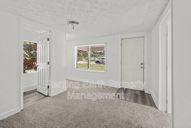 Photo - 1134 Oak St