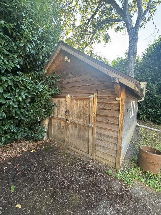 Photo - 8015 N John Ave Unit Upper