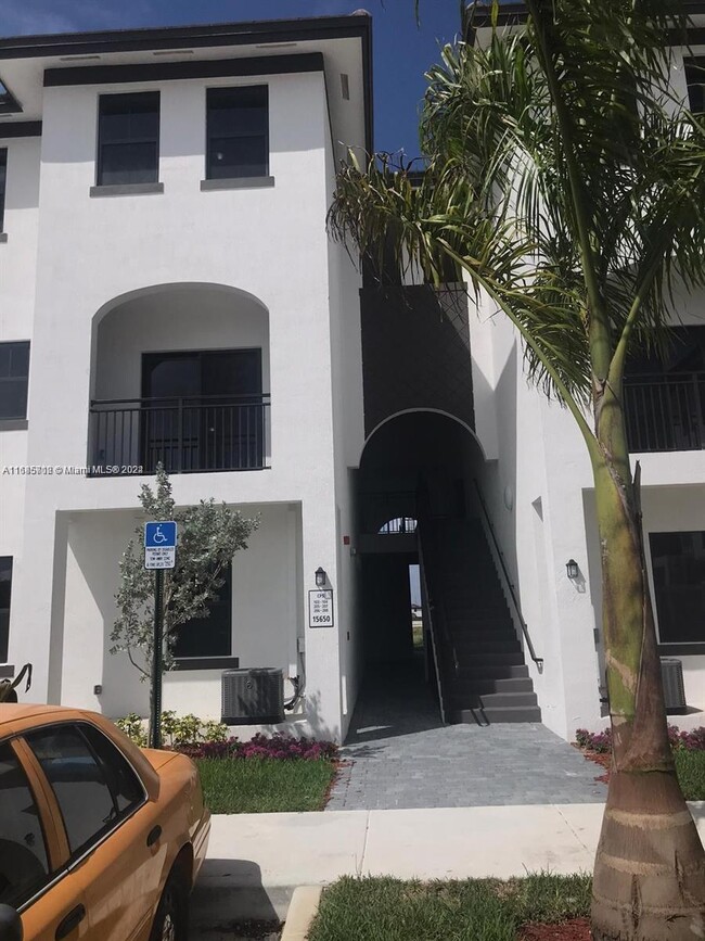 Photo - 15540 SW 136th St Townhome