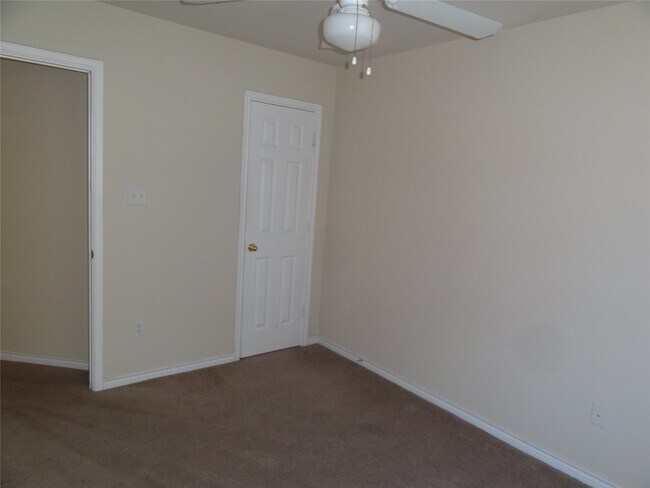 Photo - 1550 Village Way Dr