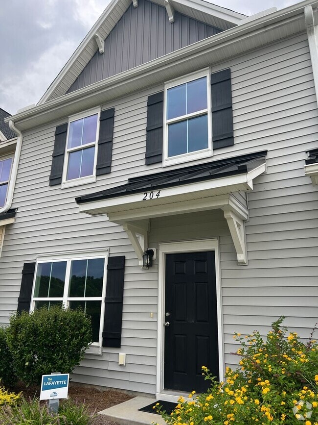 Building Photo - Coming Soon - Lovely 2 Bedroom 2.5 Bath To... Rental