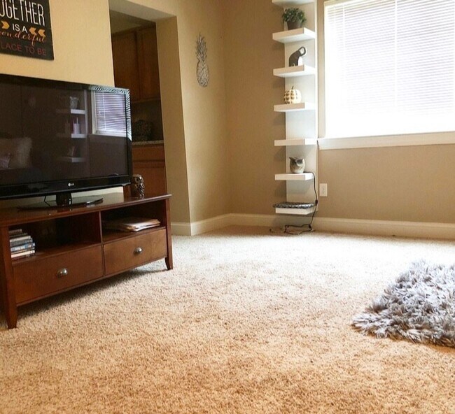 Photo - FALL 2026! 1 Bedroom Condominium just blocks from Kinnick and UIHC