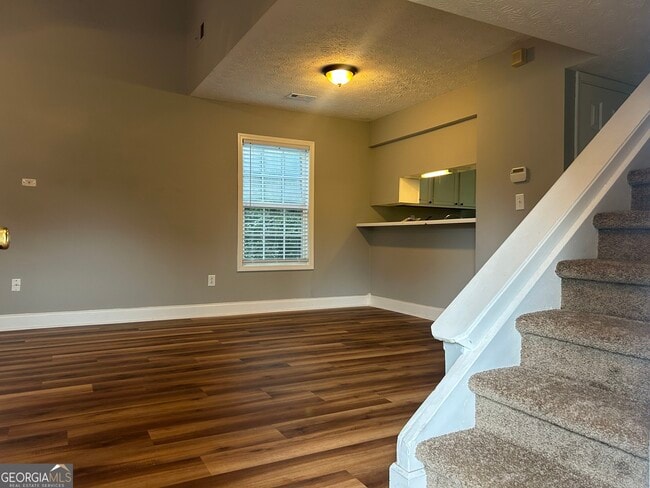 Photo - 207 Hillcrest Dr