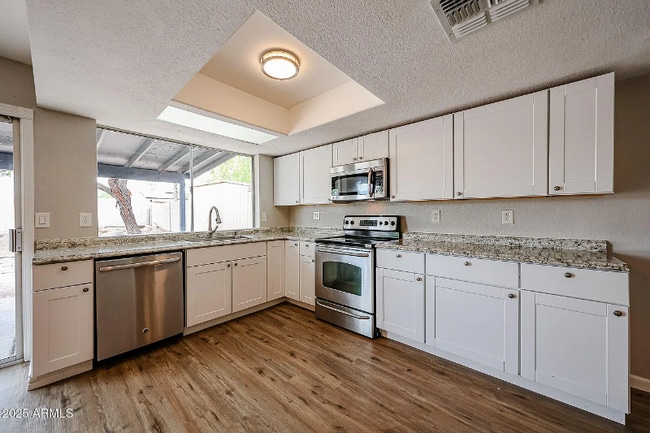 Photo - 3016 W Libby St