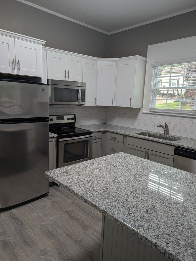 Building Photo - 360 N Main St Unit A Rental
