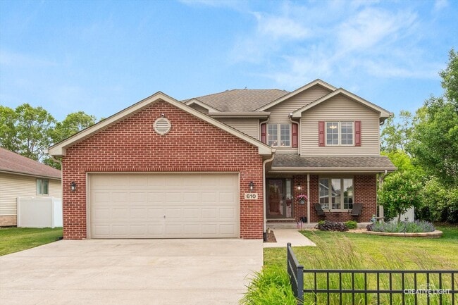 Photo - 610 High Grove Dr
