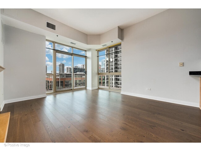 Photo - 230 W Division St