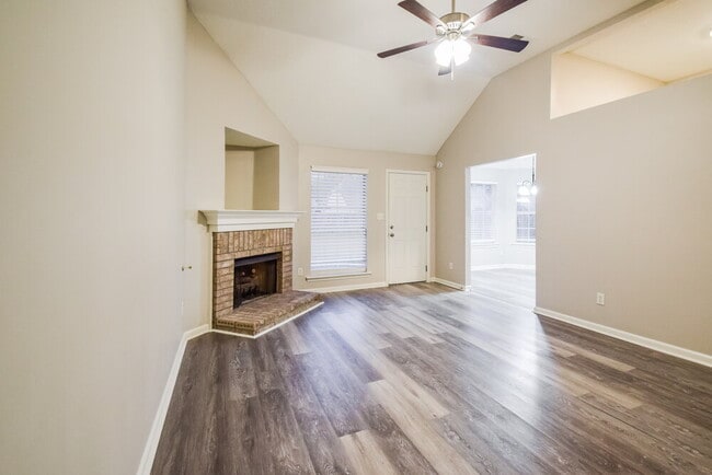 Photo - 10283 Green Moss Dr N