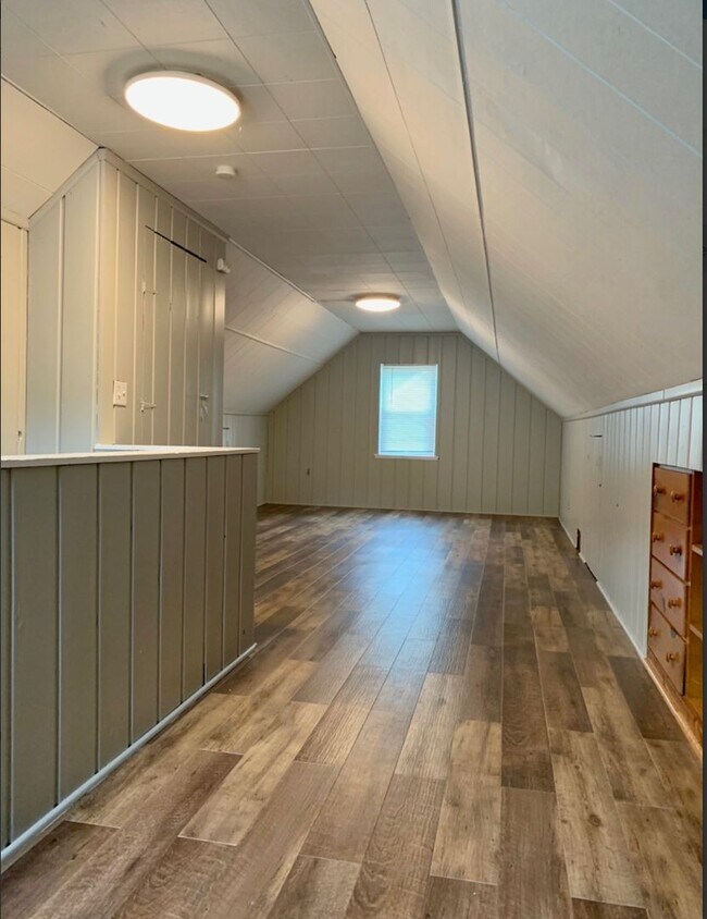 Photo - Spacious 4 Bedroom 1 Bath house in Crystal!!