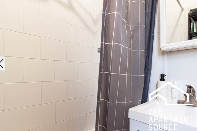 Photo - 908 W Belle Plaine Ave Unit 3