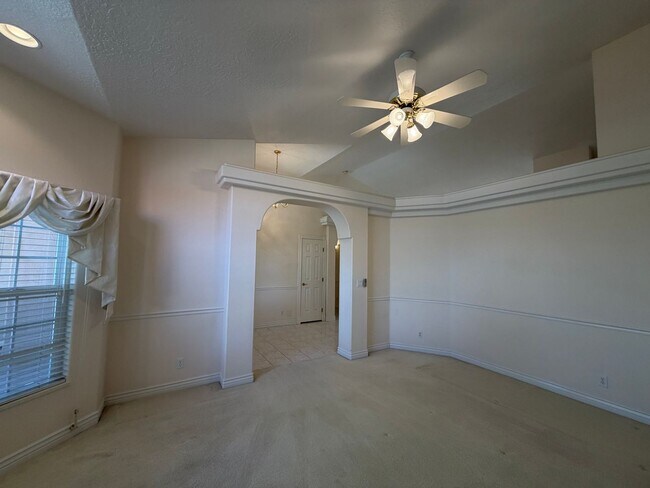 Photo - SPACIOUS HOME FOR RENT!