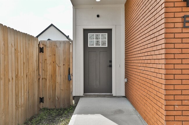 Photo - 7924 Booker St