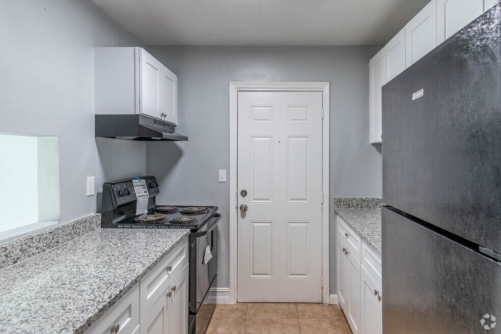 2 BR, 1 BA