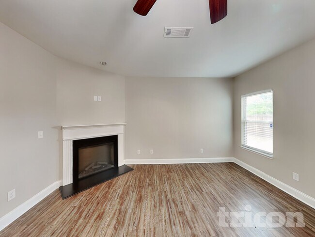 Photo - 120 Leland Ln