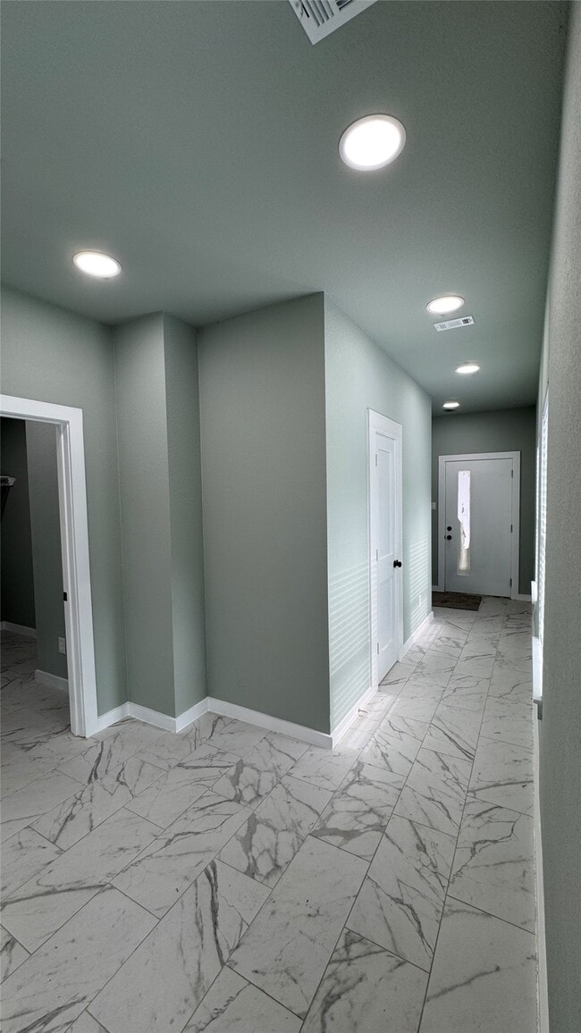 Building Photo - 121 S 10th St Unit A