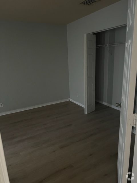 Building Photo - 2506 NW 21st St Rental
