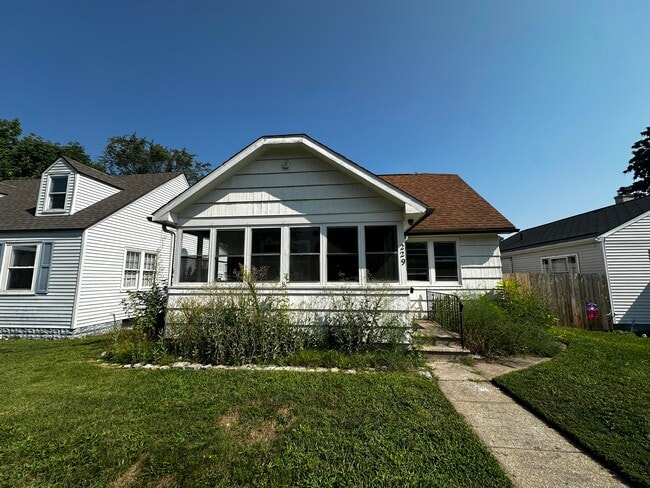 Building Photo - 229 E Fairview Ave Rental