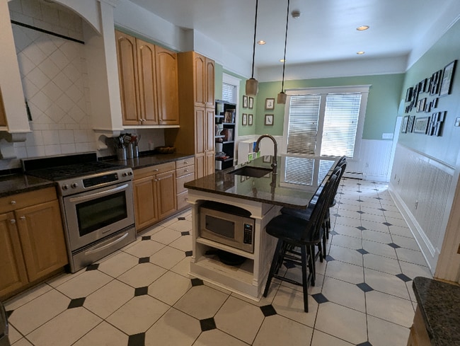 Photo - 236 S Sherman St