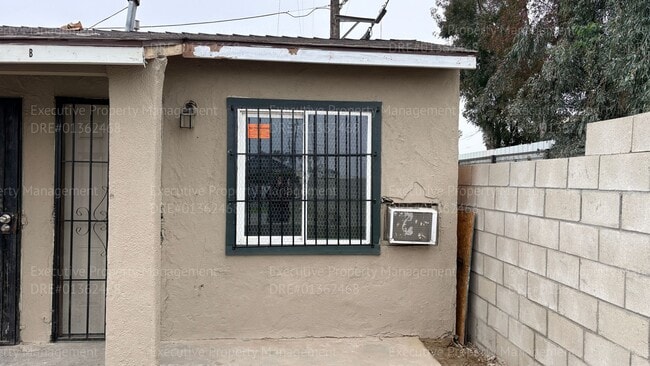 Photo - 105 E 8th St Unit B