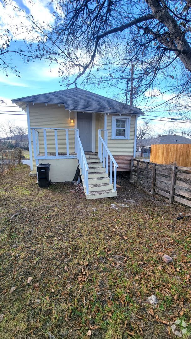 Building Photo - Studio Apartment in Fort Worth