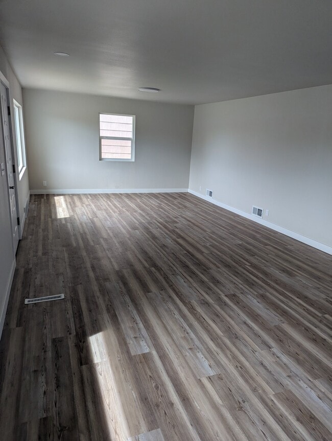 Photo - 1823 Alderson Ave