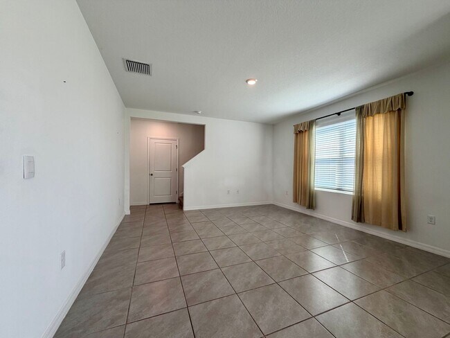 Photo - Beautiful 4 bed/3 bath 2 story!