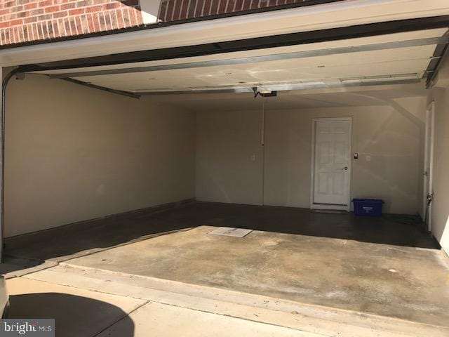 Building Photo - 3680 Chippendale Cir