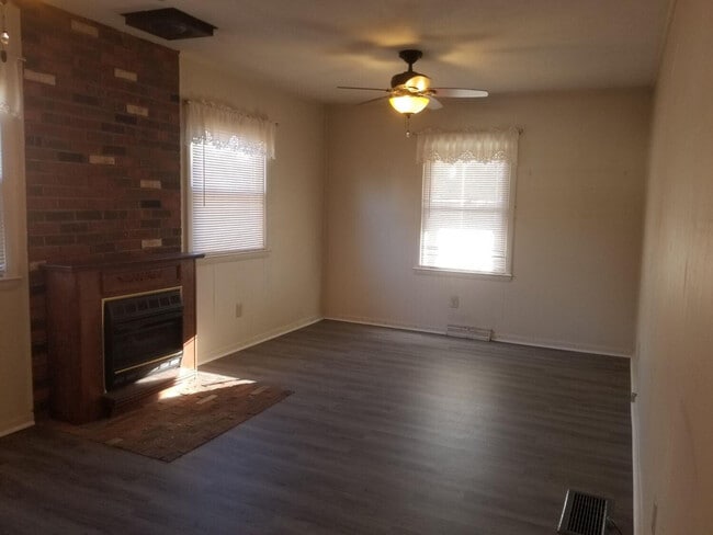 Photo - 2137 Oleander Dr