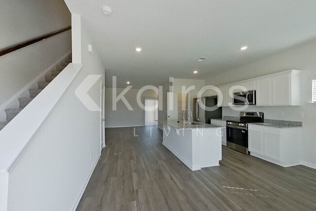 Photo - 2153 Banyon Cir