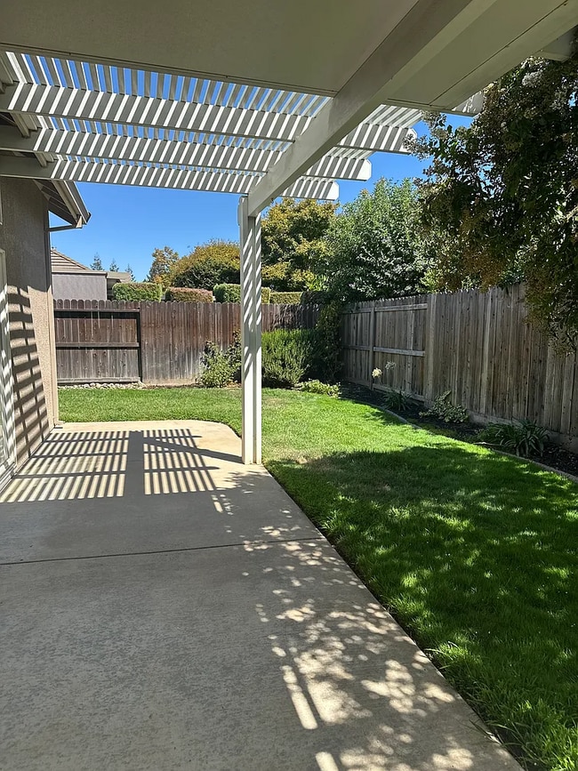 Photo - 2980 Hazelwood Way