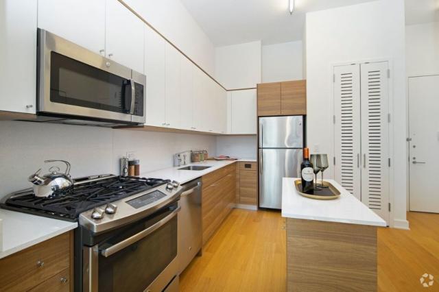 Building Photo - 2 bedroom in LONG ISLAND CITY NY 11101 Unit 26J Rental