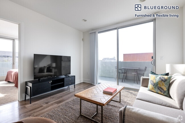 Building Photo - 10473 Santa Monica Blvd Rental
