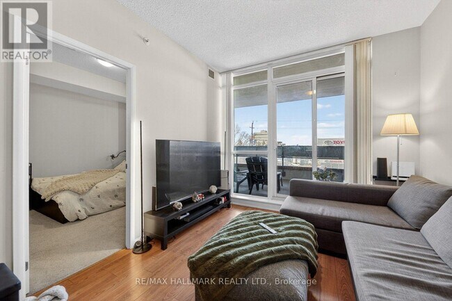 Photo - 830 Lawrence Ave W Unité 208