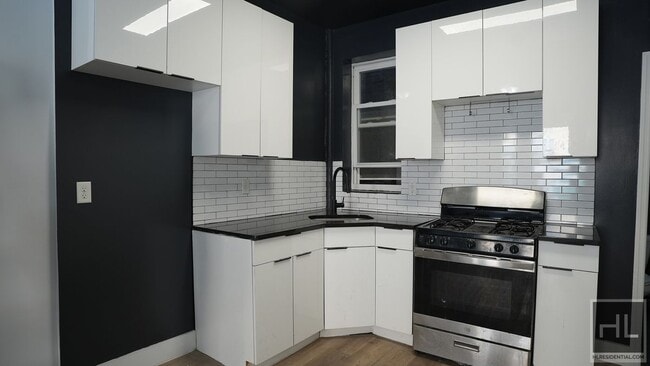 Building Photo - CLINTON AVENUE