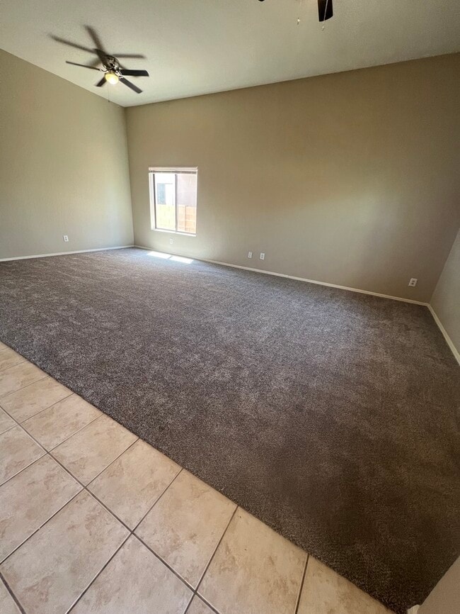 3233 W Orbison St