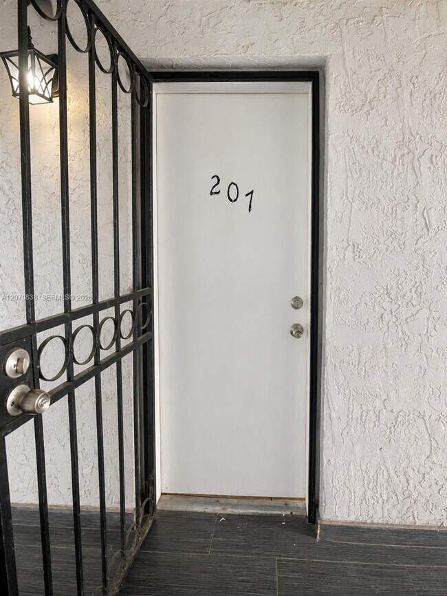 Photo - 777 SW 9th Ave Unit 207