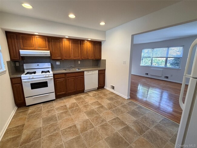 Photo - 86 McLoughlin St Unit B