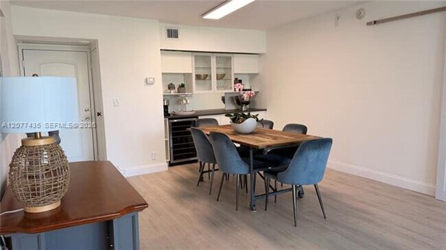 Photo - 100 Bayview Dr