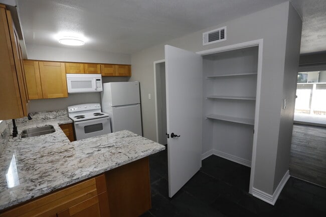 Parkside Townhomes Apartments