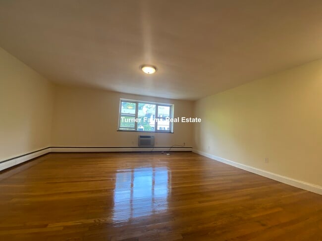 Photo - 212 Kent St Unit 23