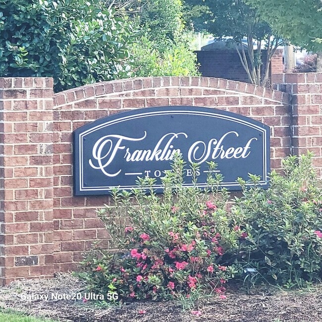 Photo - 857 S Franklin St