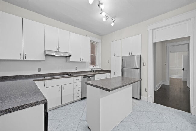 Photo - 6114 Waterman Blvd