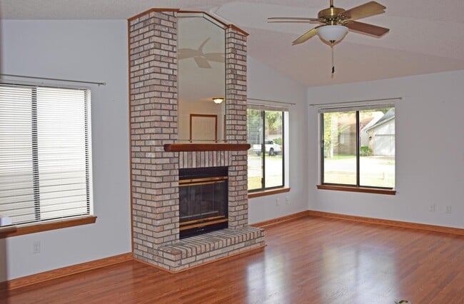 3906 Summerwood Ct
