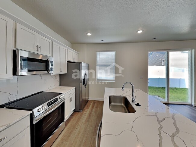8942 S John Annie Ln