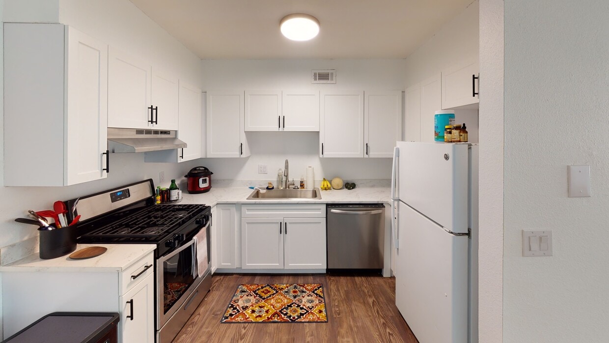 Photo - Cedar Oaks Apartments
