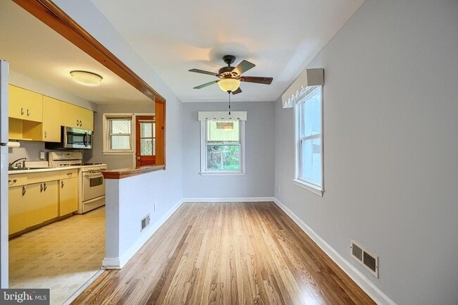 Photo - 7114 Greenwood Ave