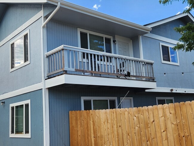 945 Calle 30, Unidad B - 945 30th St