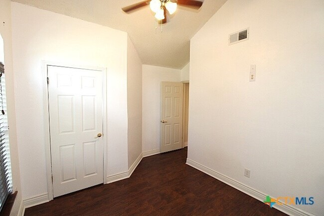 Photo - 213 Bronc Dr