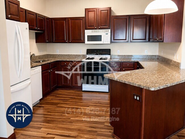 Building Photo - 6330 W Greenfield Ave Unit Apartment 409