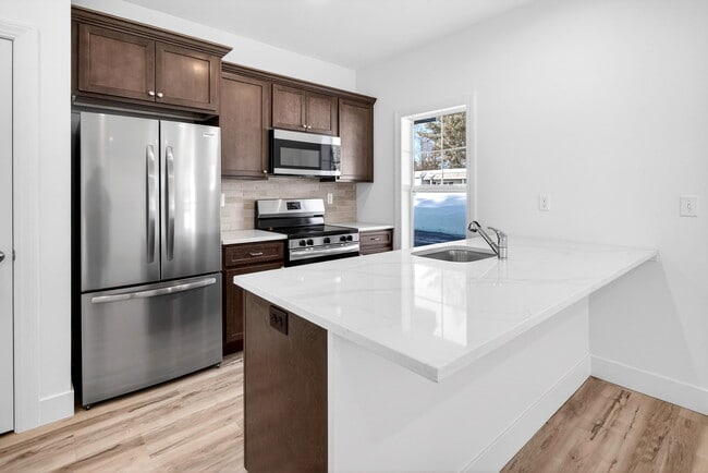 Photo - Hemlock Manor